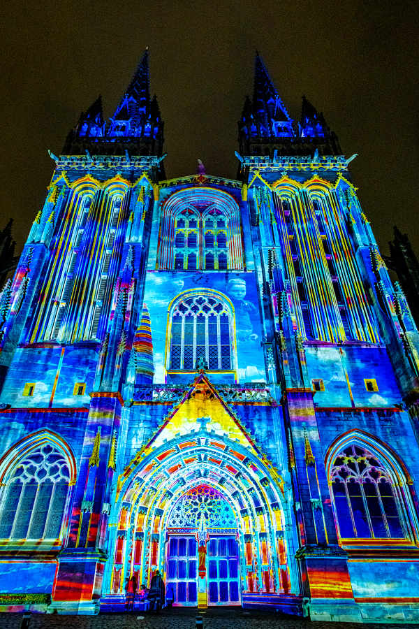 Spectaculaires_Kejaden_cathédrale st Corentin